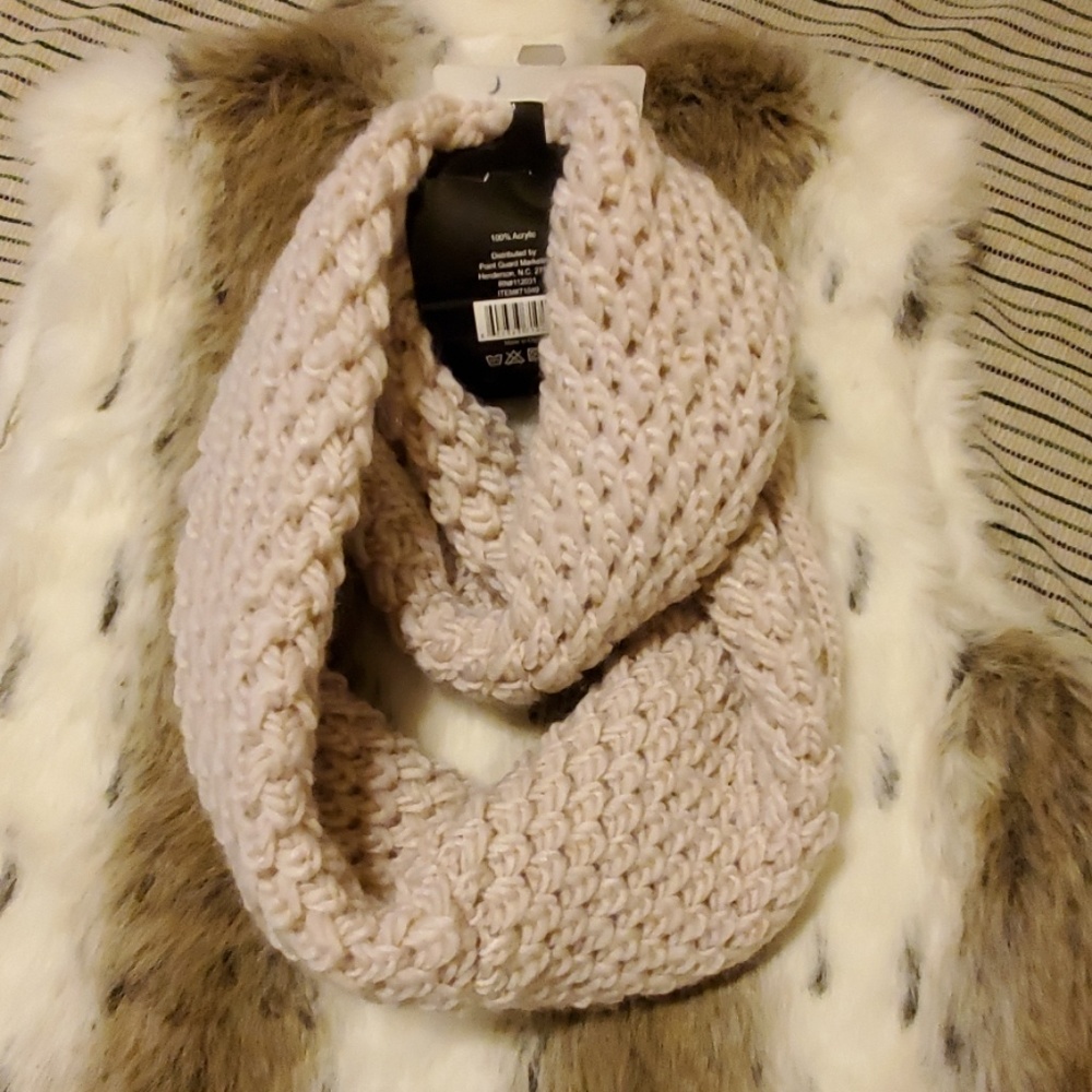 Infinity Scarves - Picture 3 of 4